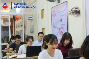 lớp học kế toán