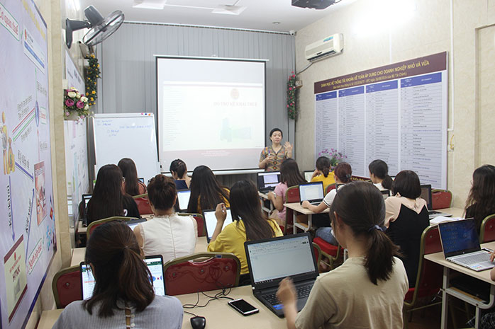 Lớp học kế toán thuế tại Long Biên